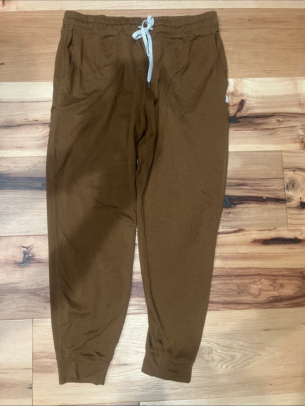 Vuori women’s Brown Drawstring Performance Joggers